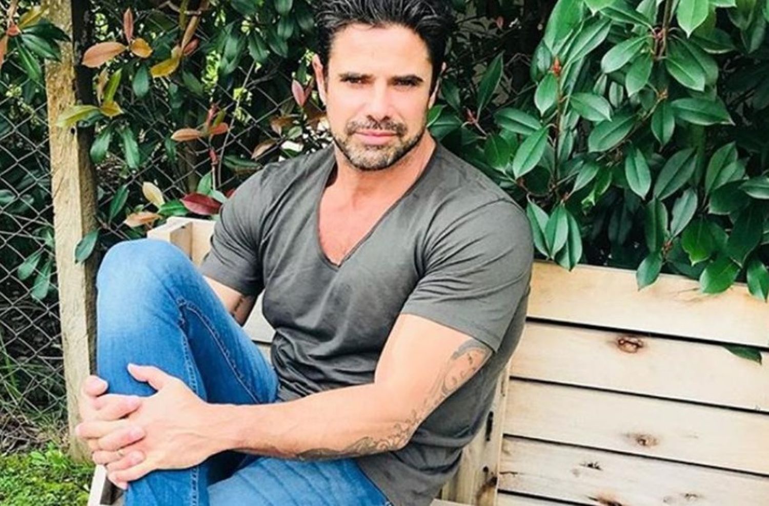 Al desnudo: se filtró una foto hot de Luciano Castro