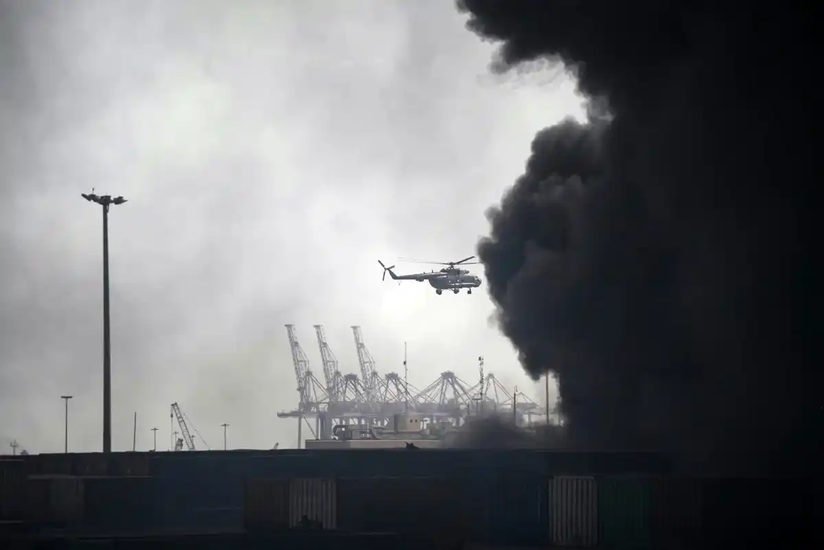 Venezuela se une al duelo de Irán por la explosión en el puerto de Shahid Rajai (+Comunicado)