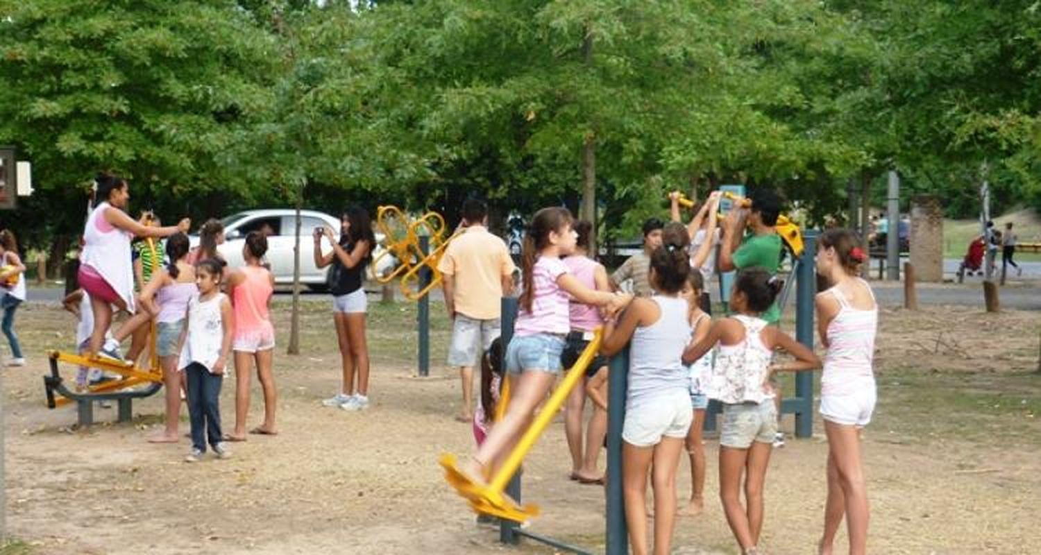 Actividades deportivas en el Paseo Público
