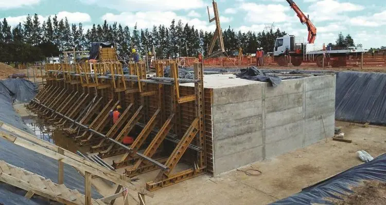 Continúa la construcción de la termoeléctrica