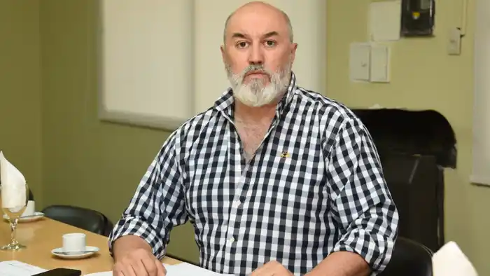 “Nos molesta la incapacidad de los políticos de sentarse y proyectar diez años económicos”