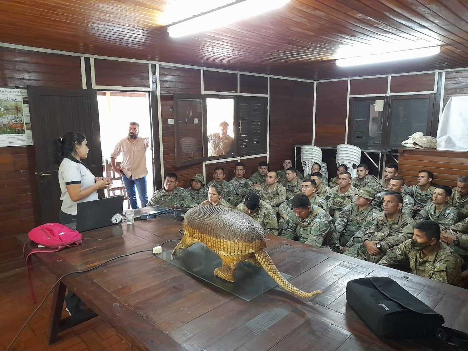 Capacitación sobre fauna silvestre para personal del Ejercito