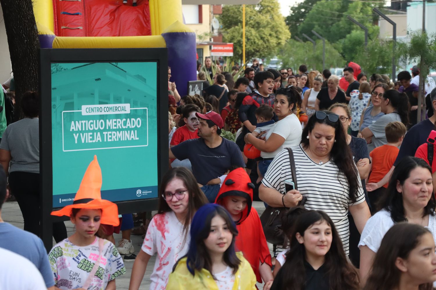 Un Halloween multitudinario en la Vieja Terminal