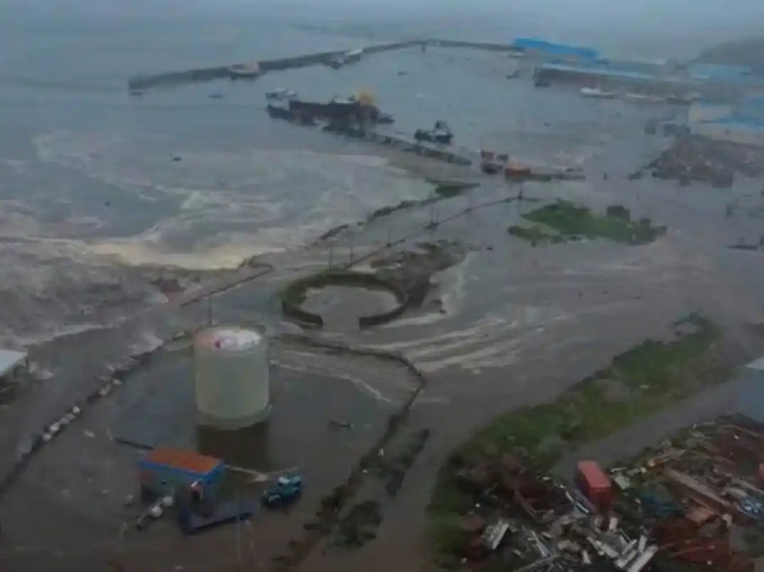 Las impactantes secuelas del tsunami en Severo-Kurilsk, en Rusia.