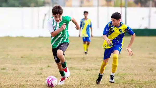 Fútbol provincial: Sub 17 con nuevo formato y dos copas que estarán en juego