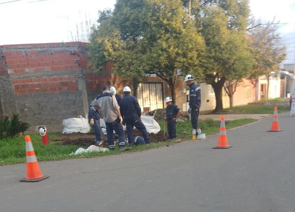 Olor a gas en Molina y Gardel: Litoral Gas continúa trabajando