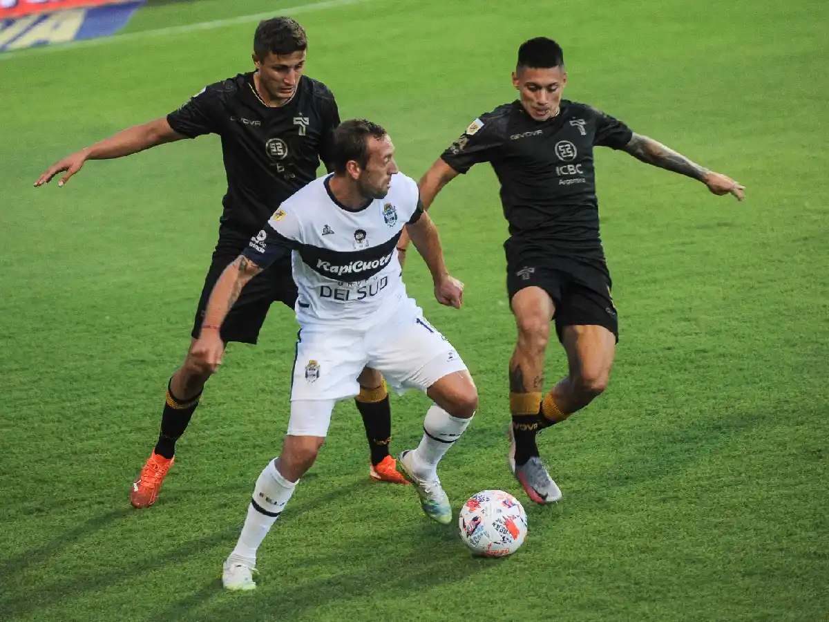 Gimnasia goleó a Talleres