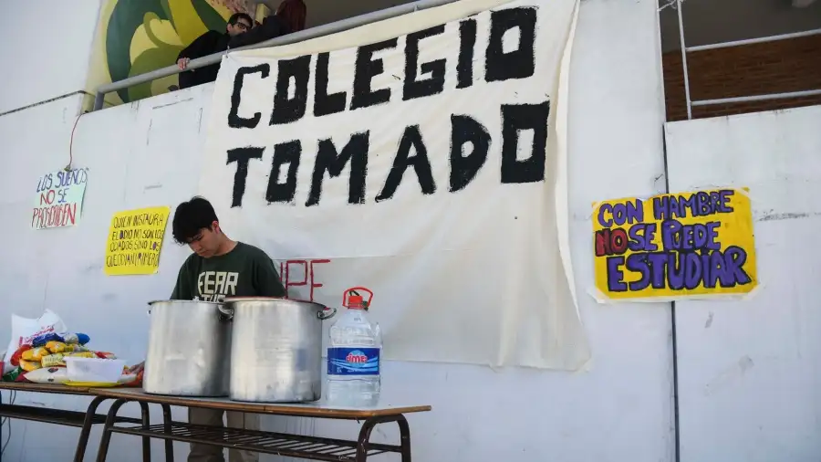 La toma continúa en varios establecimientos porteños.