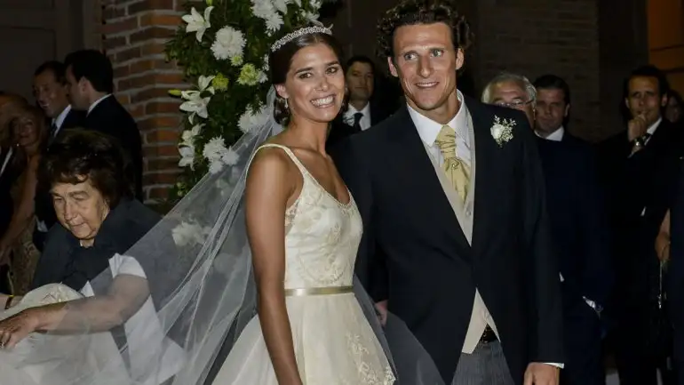 Se casó Forlán y hubo apagón en plena ceremonia religiosa