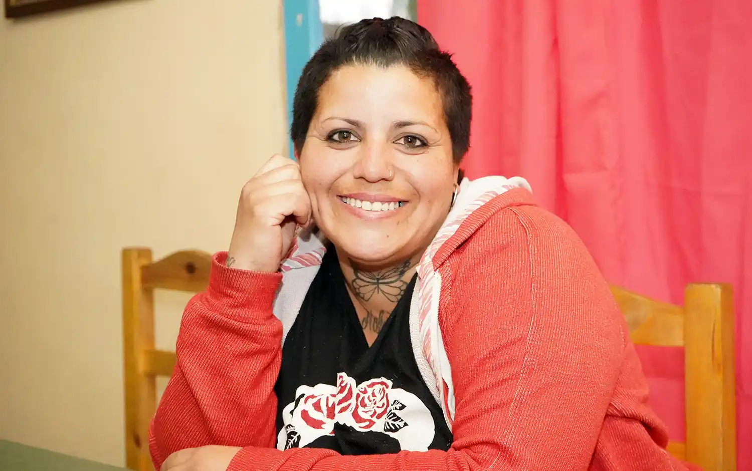 Alegre. De poder brindar apoyo a otras personas, se muestra Antonelia Lana, madre de tres hijos