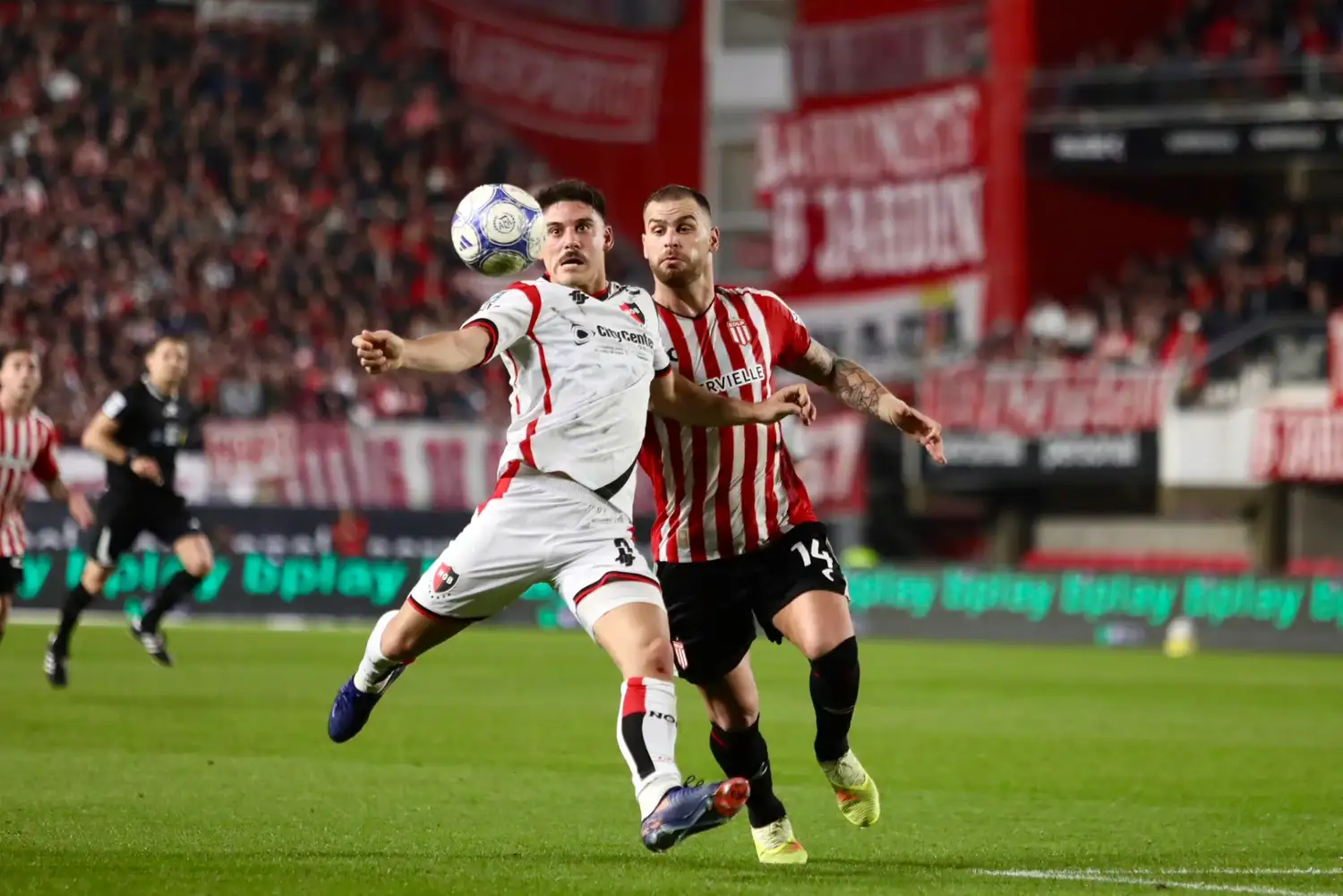 Con Reinatti como figura, Newell's sumó un punto importante ante Estudiantes en La Plata de cara al clásico rosarino