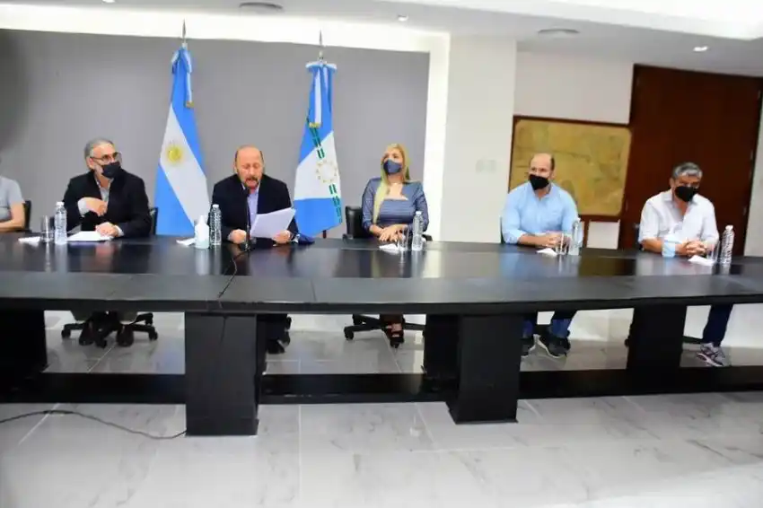 Insfrán anunció aumento salarial del 10% para estatales activos y jubilados