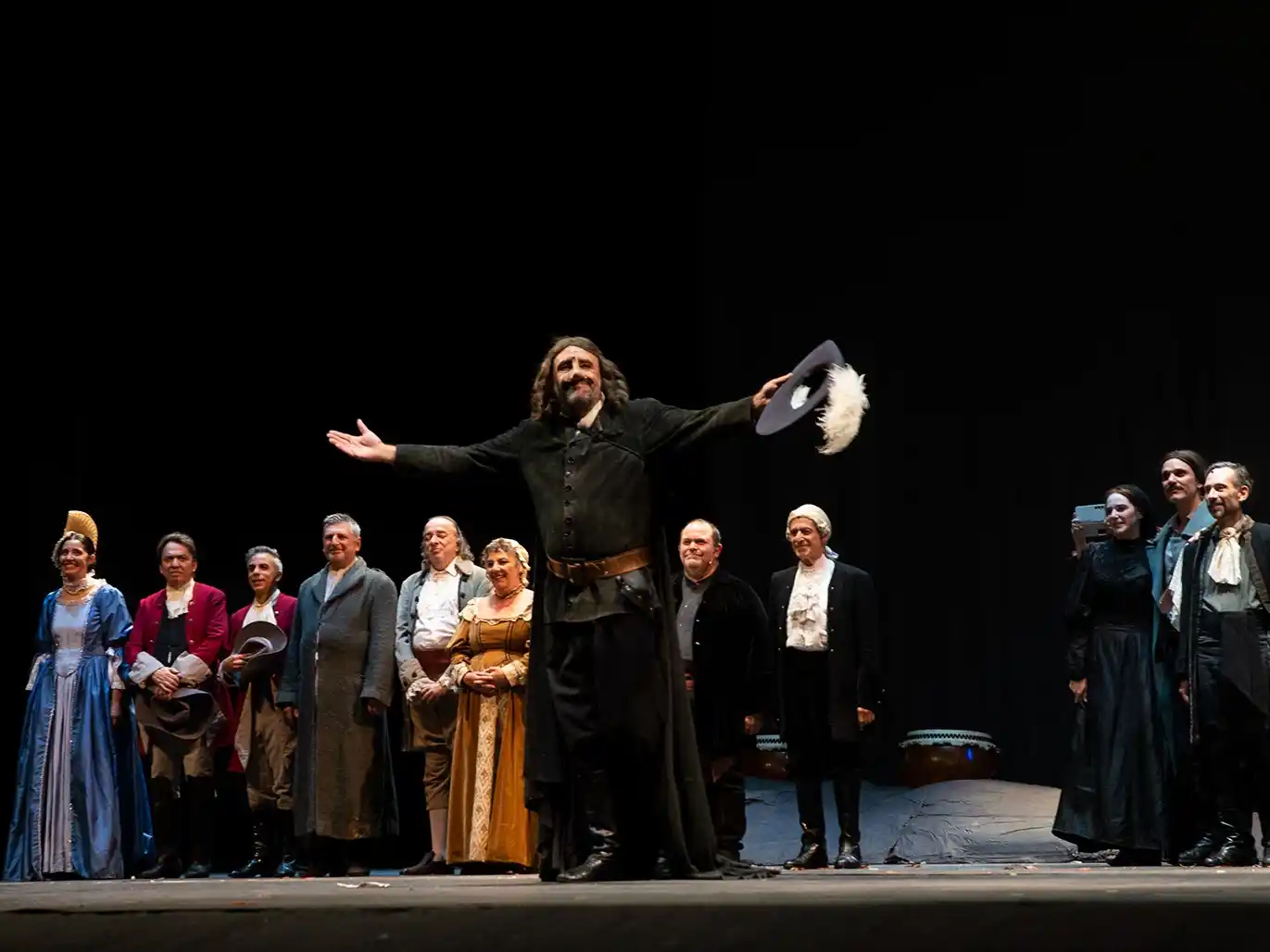 Despedida multitudinaria para Cyrano