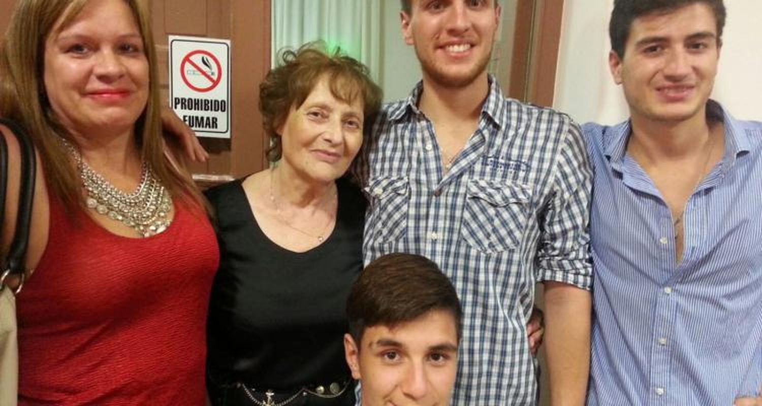 Homenaje a las mujeres y un especial momento para la modista Alma Montalvo