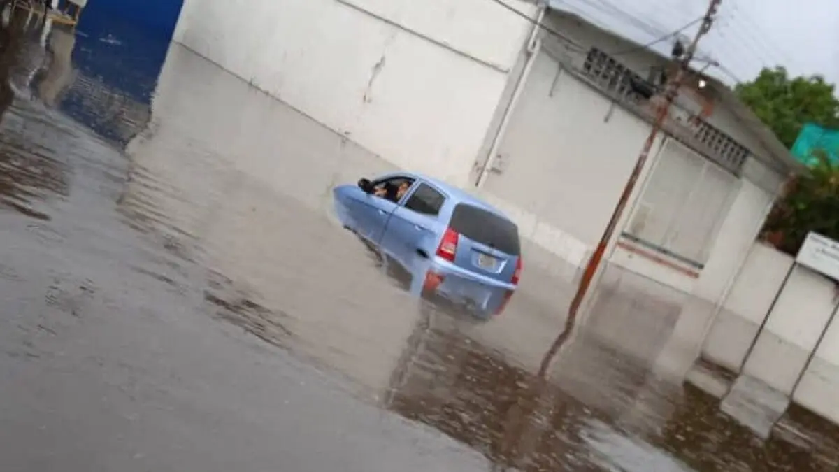 LAS LLUVIAS SIGUEN CAUSANDO ESTRAGOS: hay inundaciones y derrumbes en 6 estados
