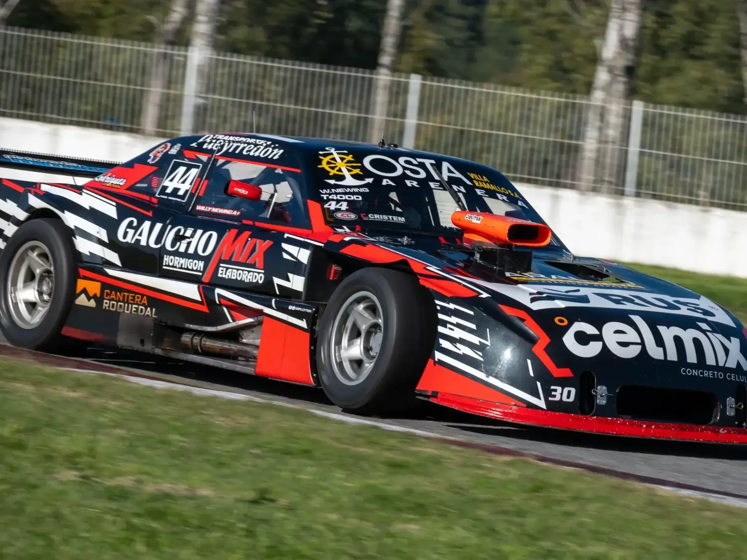William Newing fue protagonista en La Plata.
