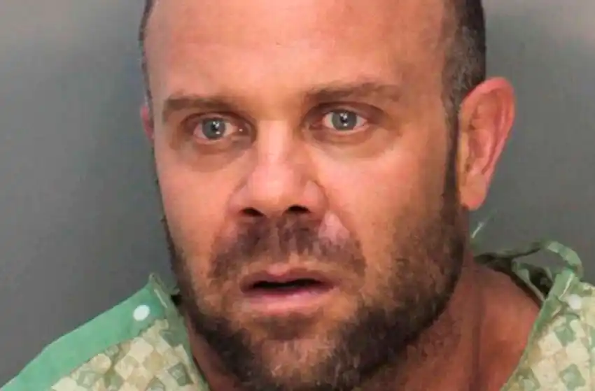 Un ex actor porno que estudió en Argentina baleó una propiedad de Trump