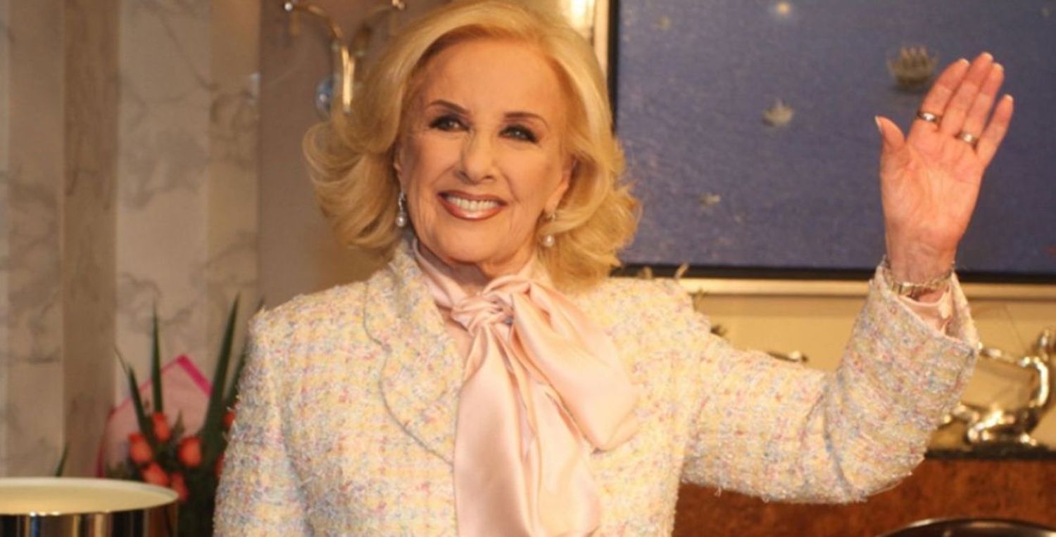 Mirtha Legrand recibió la distinción francesa de Legión de Honor