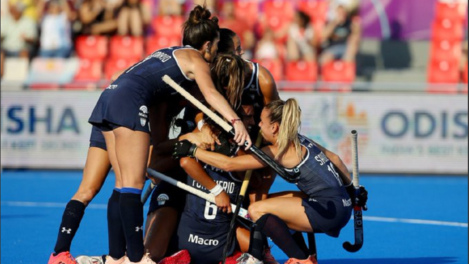 Las Leonas vencieron a Inglaterra y clasificaron a semifinales