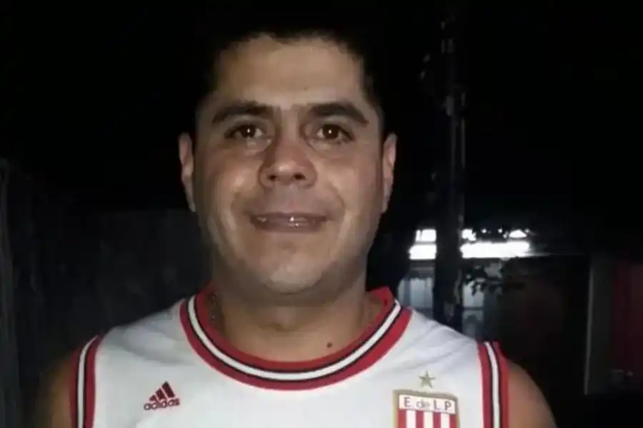 Miguel Tobar, líder sindical y figura influyente en la hinchada de Estudiantes