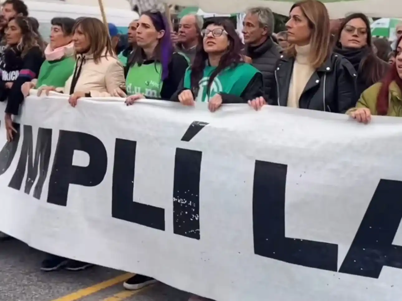 Marcha universitaria y contradicciones políticas