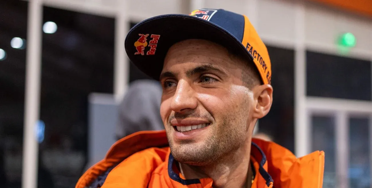 Finalmente llego la primera victoria para Luciano en esta edición del Dakar. REUTERS/Maxim Shemetov