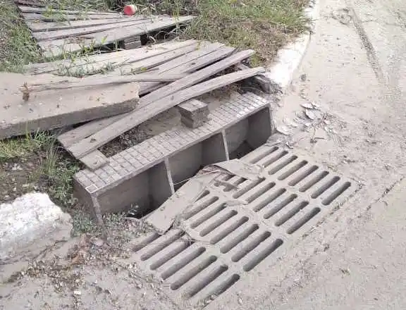 Reclamo por bocas de tormenta en mal estado