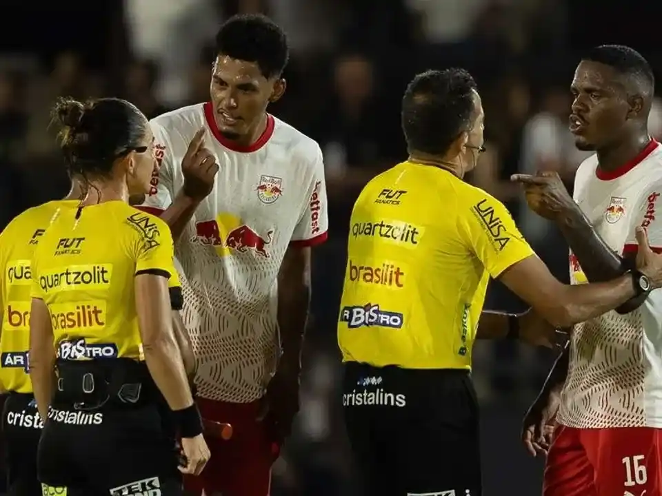 MARQUES AGESION MACHISTA A ARBITRA