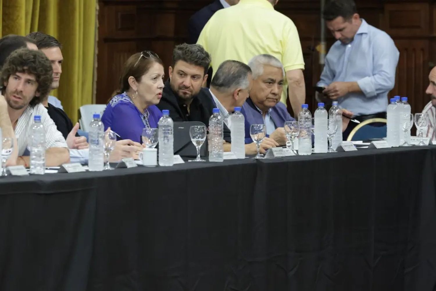 Salazar estuvo con Massa y Kicillof para analizar el impacto del decreto de Milei