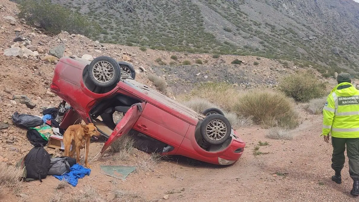 Un auto chileno volcó en la Ruta 7 durante la reapertura del paso Cristo Redentor
