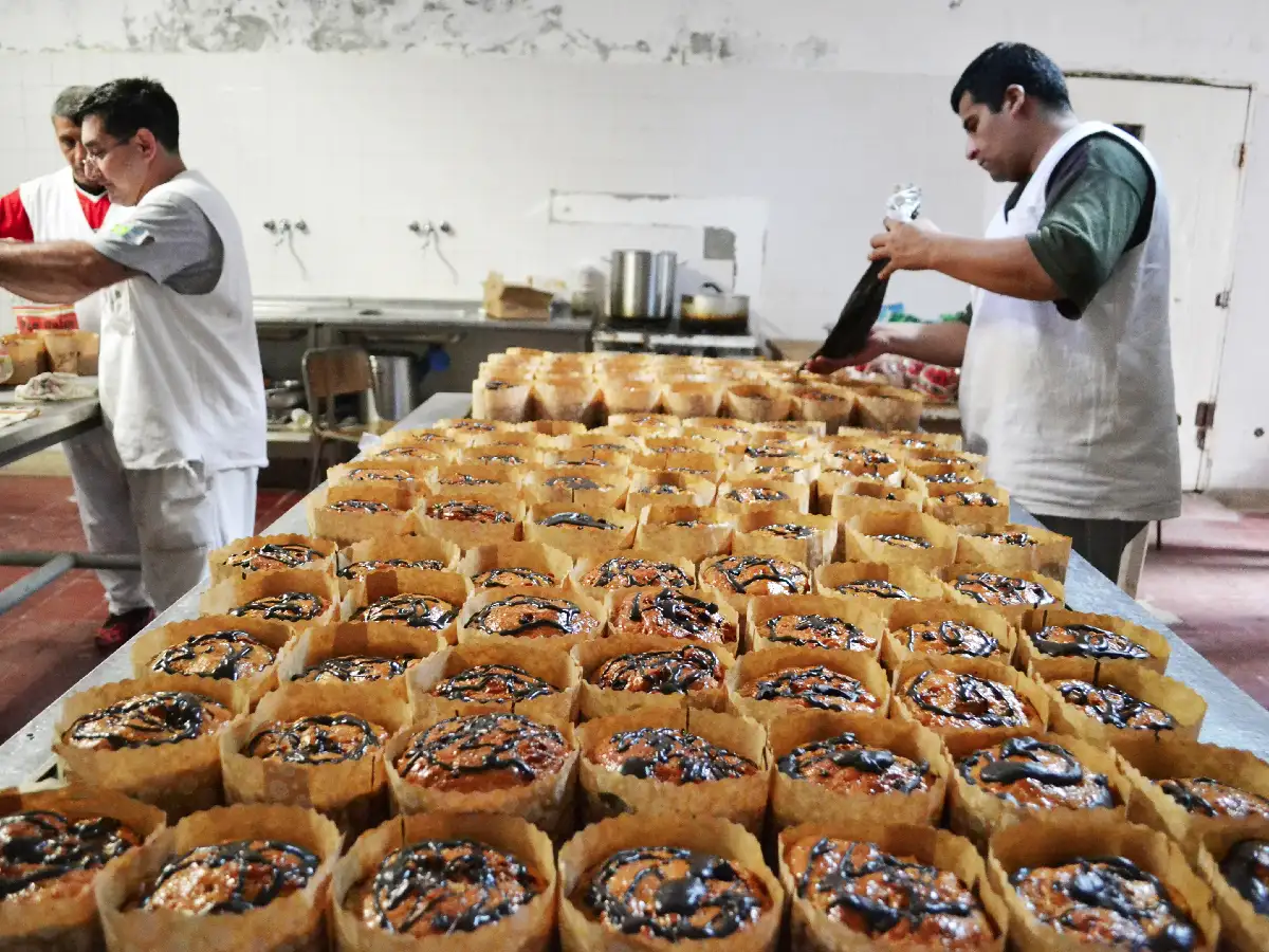 Internos de la cárcel local elaboraron 500 pan dulces