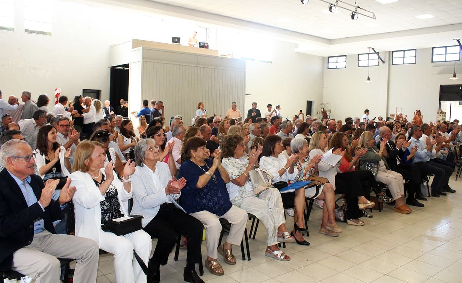 Emotivo acto académico por los 50 años de la primera promoción de Educación Física