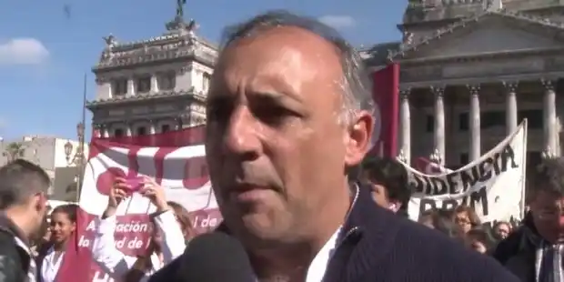 Corsiglia sobre Scarsi: “Es llamativo que con tan corta edad haya estado en lugares tan importantes”