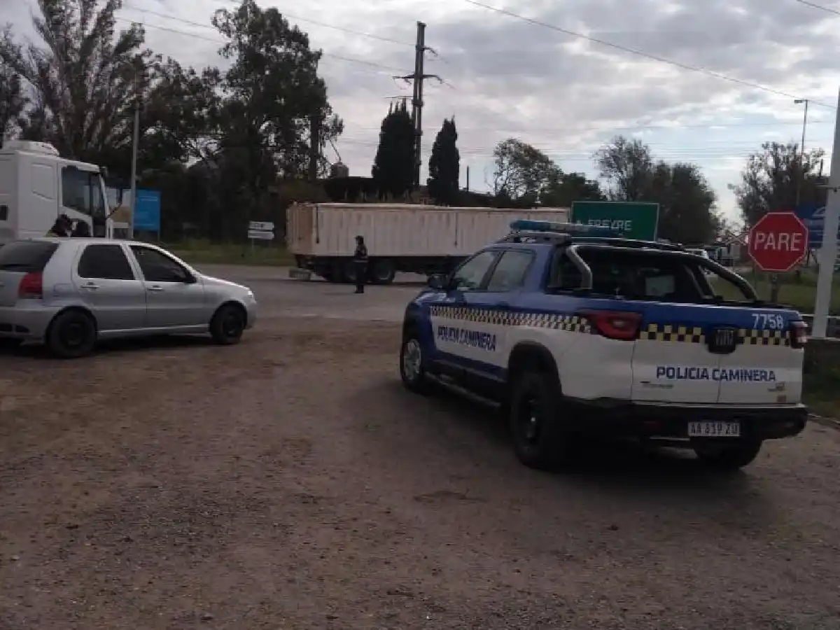  Detuvieron a una pareja de la ciudad  por falsificar el permiso de circulación 