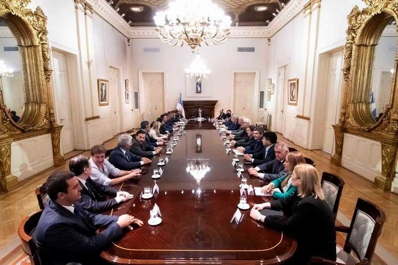 Nación propuso reflotar la ley ómnibus sin éxito con representantes de las provincias