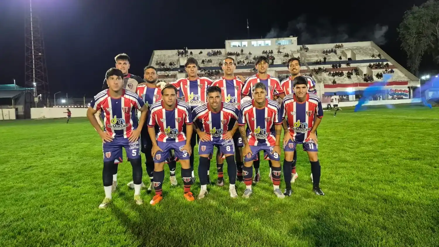 Ferro ganó de local.