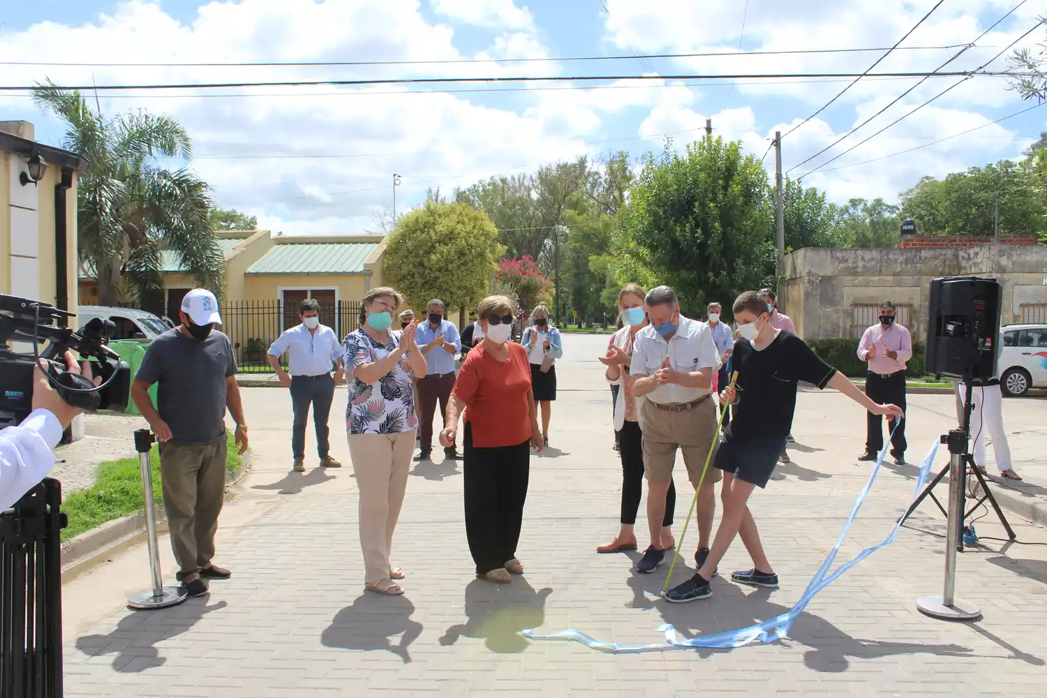 Inauguraron 4 cuadras de pavimentación con Intertrabado