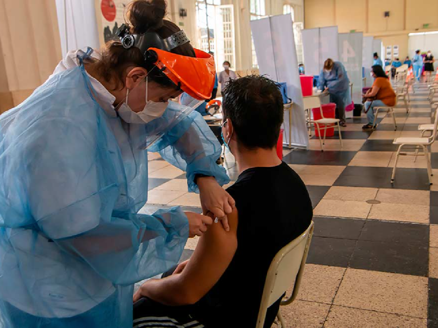 Reportaron 43 muertos y 2.234 nuevos contagios de covid en Argentina