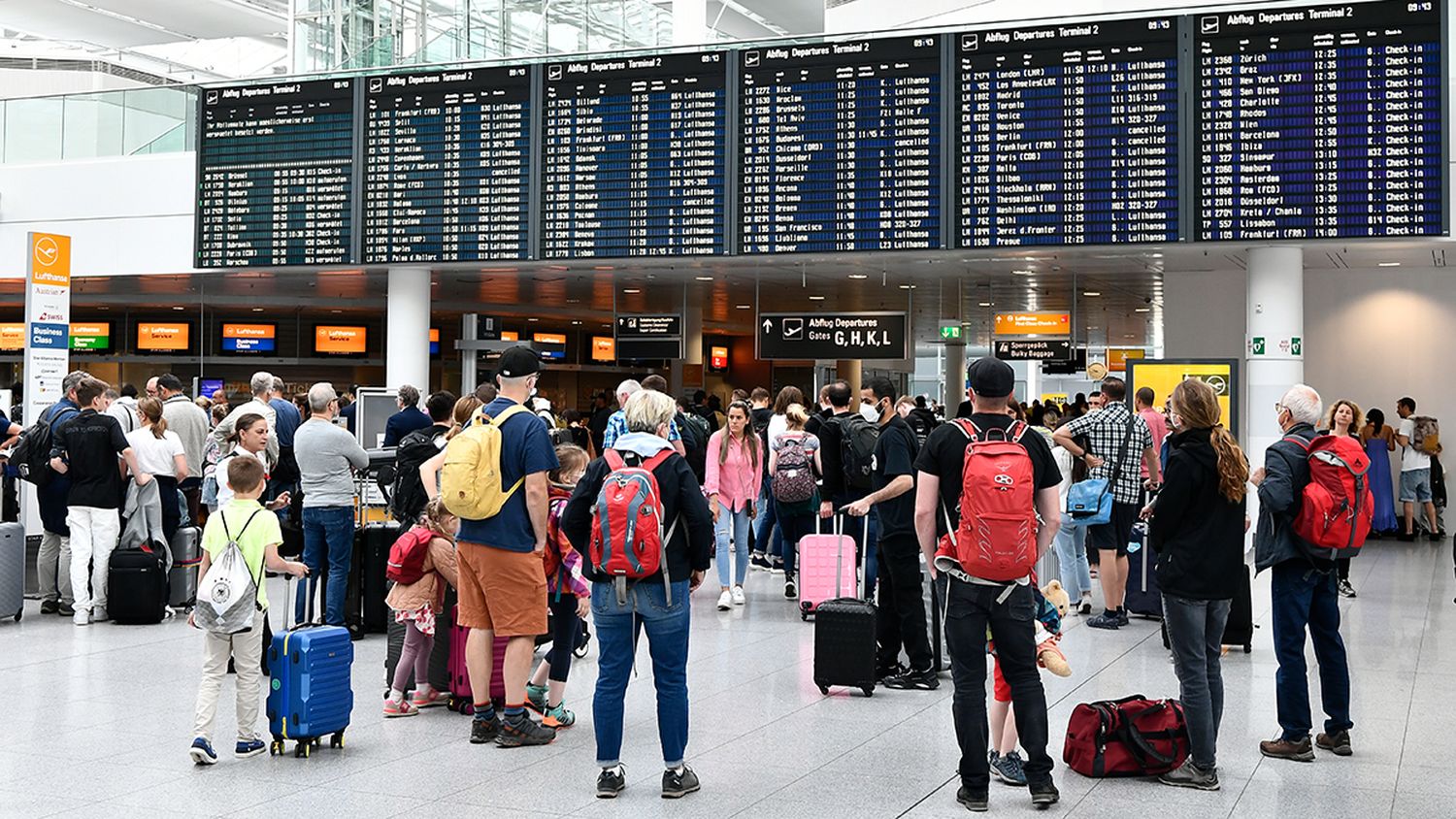 Workers’ strike paralyses operations at seven German airports