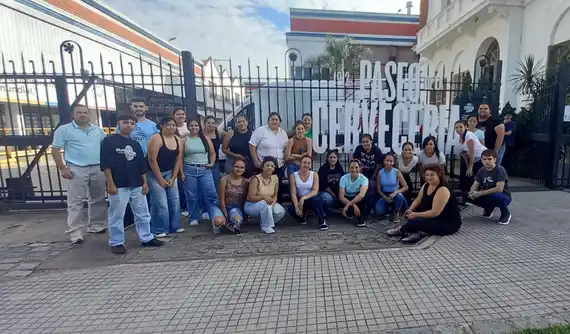 Gualeguay: alumnos de UADER cerraron el año con un viaje educativo a Santa Fe y Oro Verde