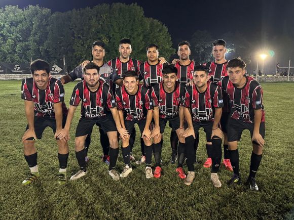 Fútbol local: Paraná derrotó a La Esperanza en el inicio de la tercera fecha