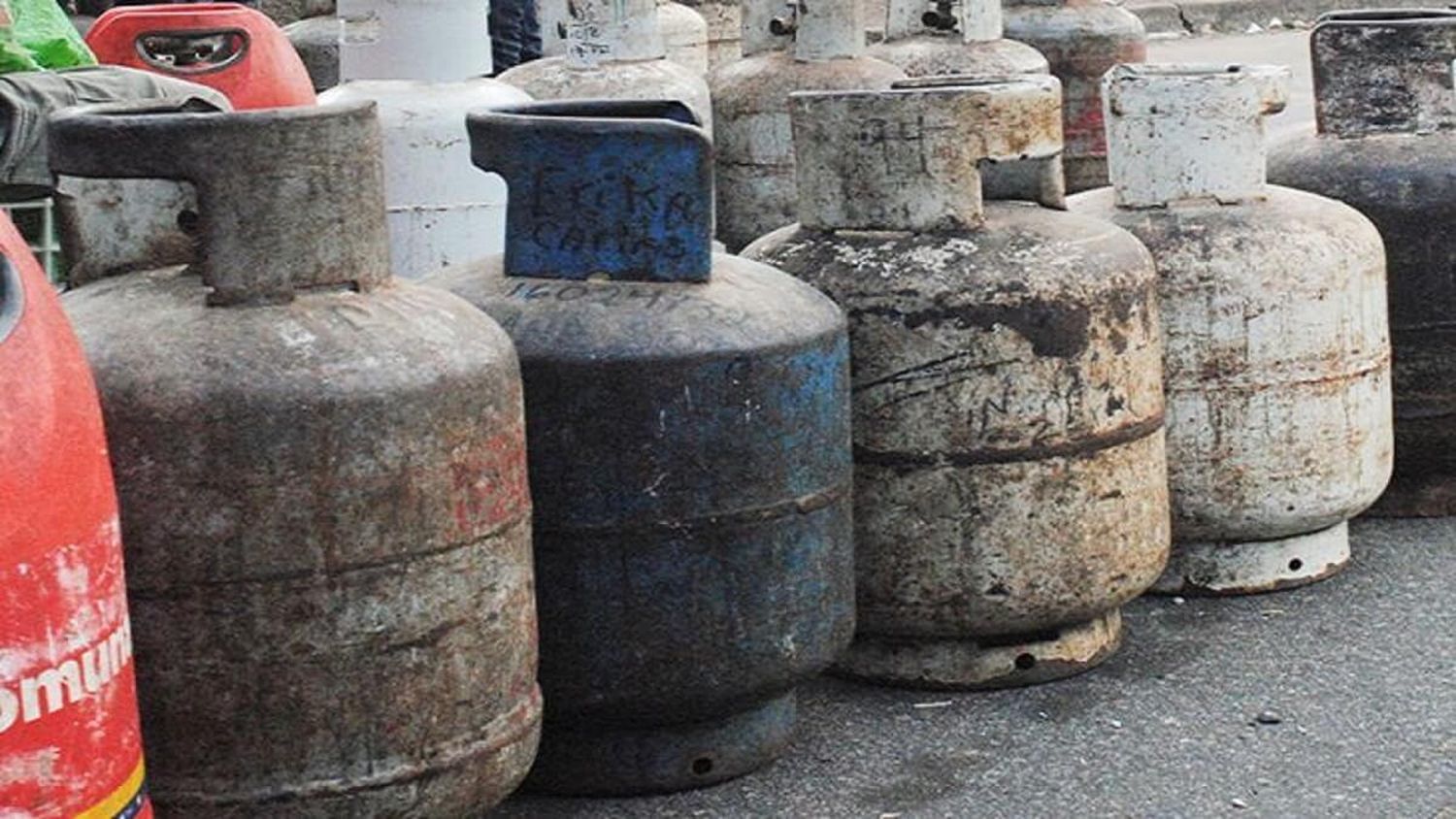 ¡BOMBONAS VIEJAS! El nuevo azote que cobra vidas en los barrios pobres de Venezuela