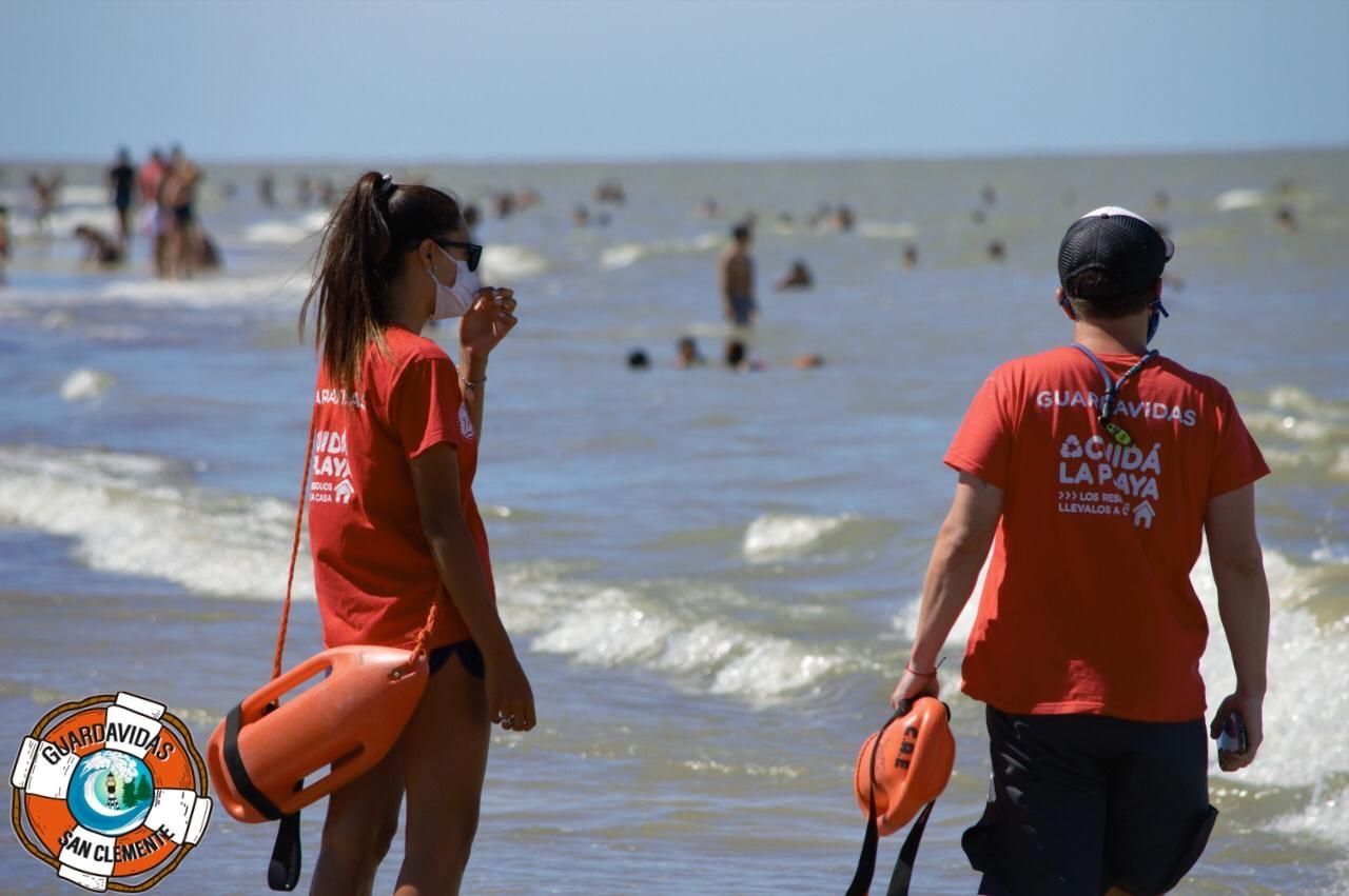 Ser guardavidas en pandemia: "La mayoría de los turistas toma consciencia, algunos otros los vemos relajados”