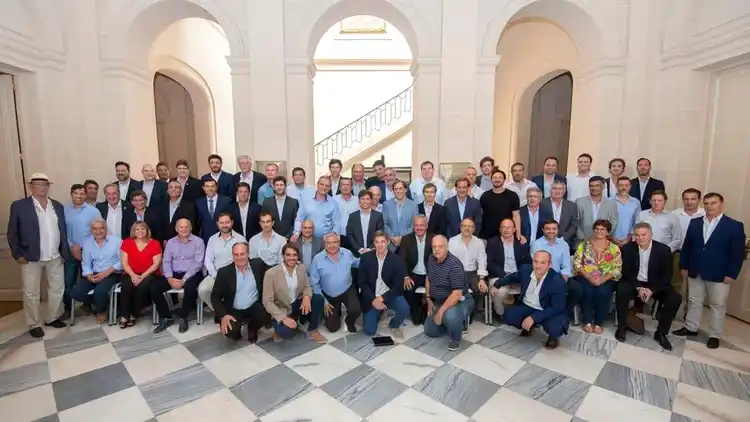 Lunghi participó del encuentro con el gobernador Kicillof
