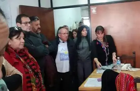 Docentes rechazan trabajar en receso escolar y tomaron sede de la Jefatura Regional en La Matanza 