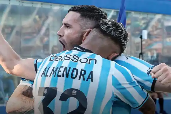 Cláusula inédita en el fútbol argentino: Racing blindó a Maravilla Martínez por 122 millones de dólares