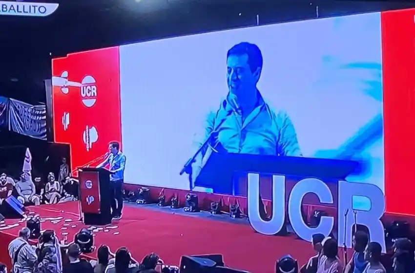 Abad llamó a los radicales a "asumir la responsabilidad para que haya alternativa en Argentina"