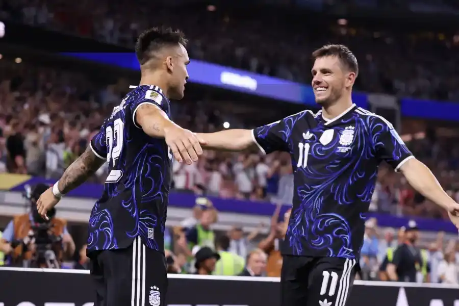 Argentina aprovechó la pelota parada y venció a Jordania con goles de Lo Celso, Lautaro Martínez y Messi