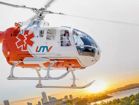 Un motociclista tuvo que ser trasladado en un helicóptero sanitario al Heca tras un choque en Circunvalación