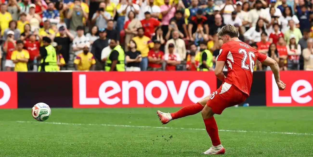 Los suizos metieron 4 de sus 5 penales y avanzaron a cuartos de final.